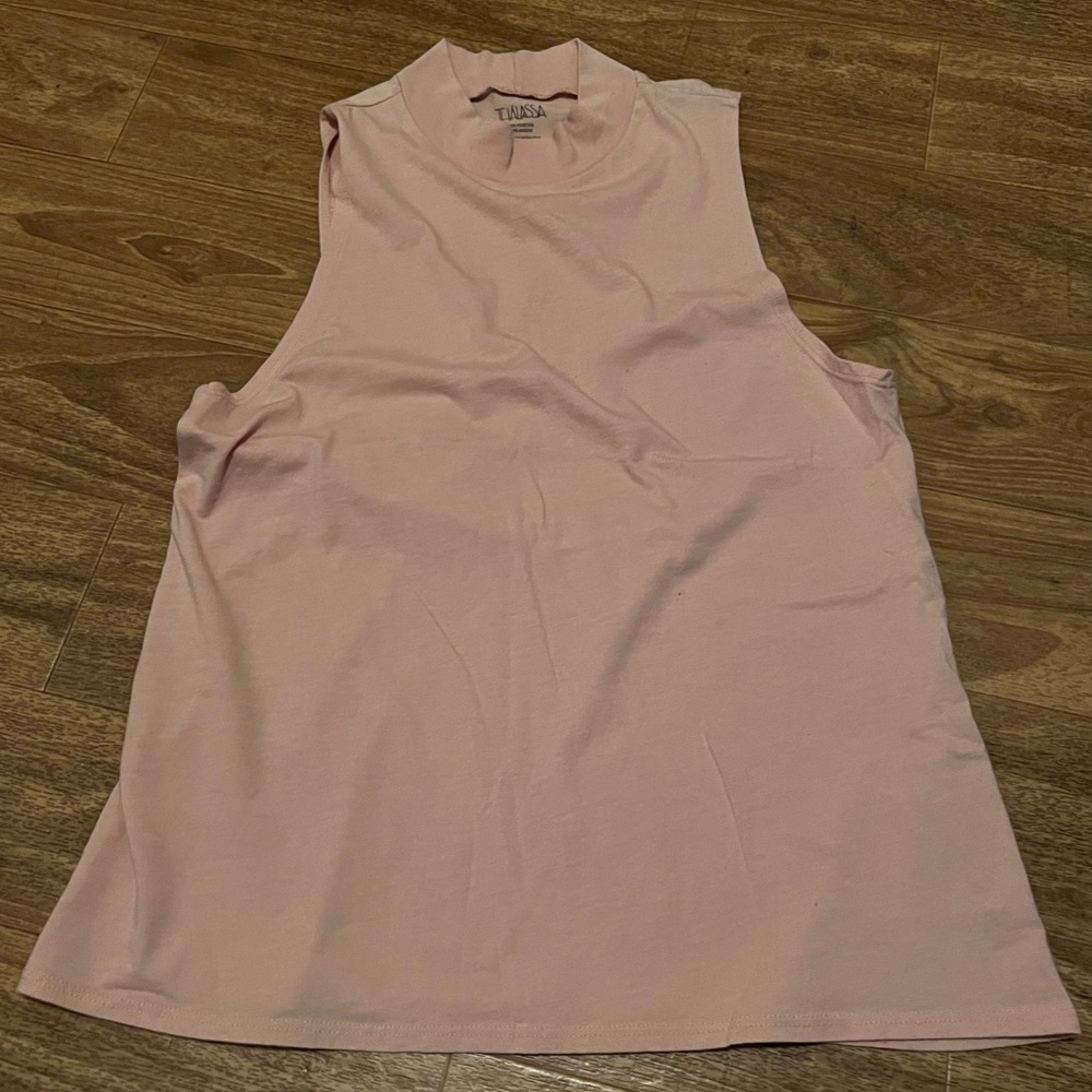 Salmon color tank top Size M